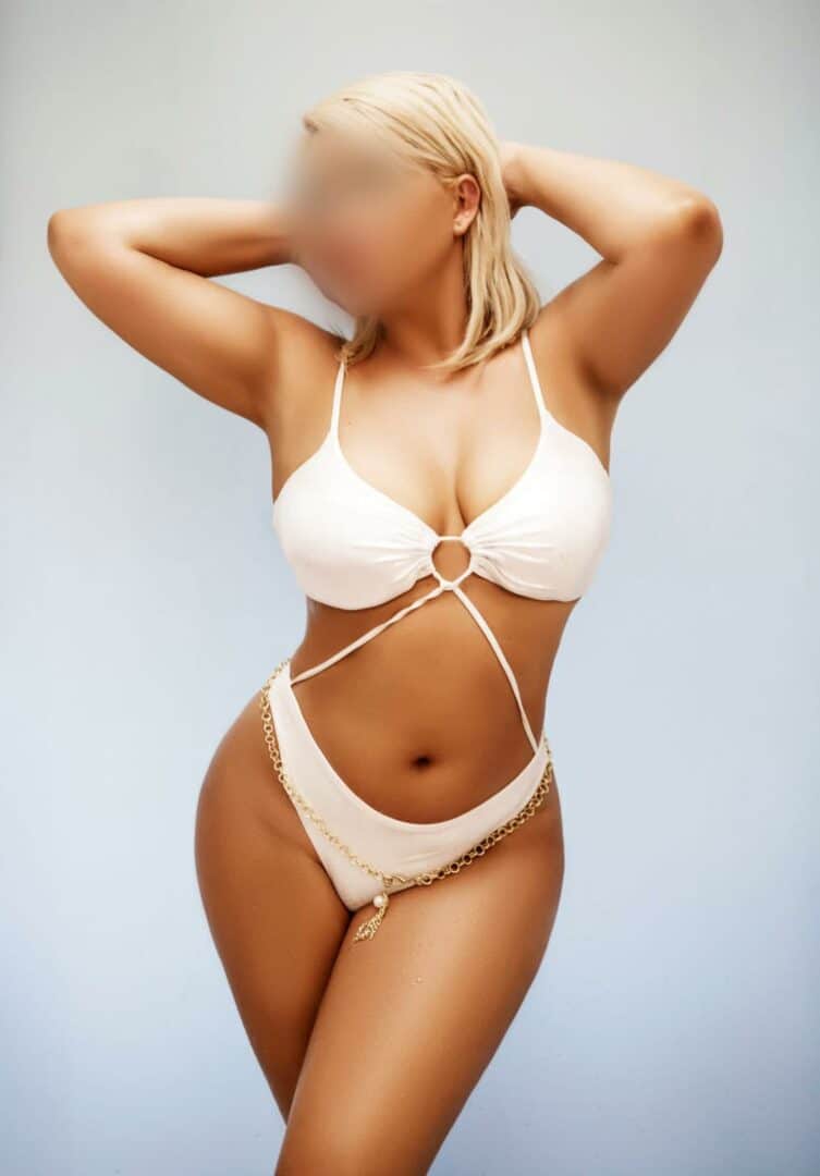 Junko sexy 5'3 or under(160cm),Bisexual,Spanish,Hazel,African